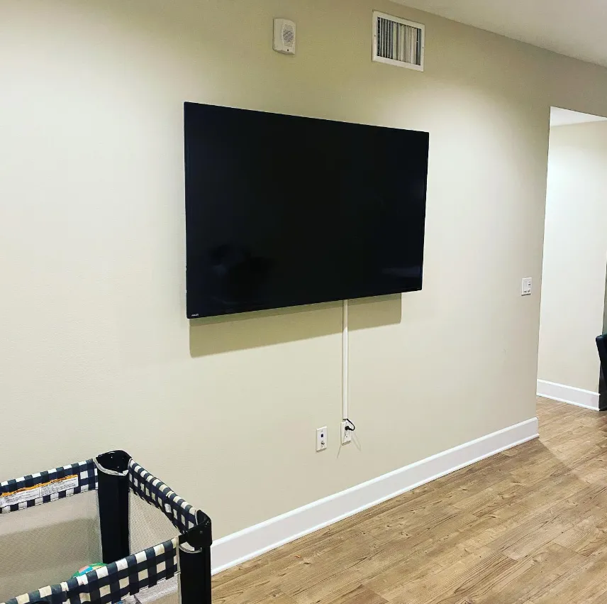 Clean cable routing with raceway covers